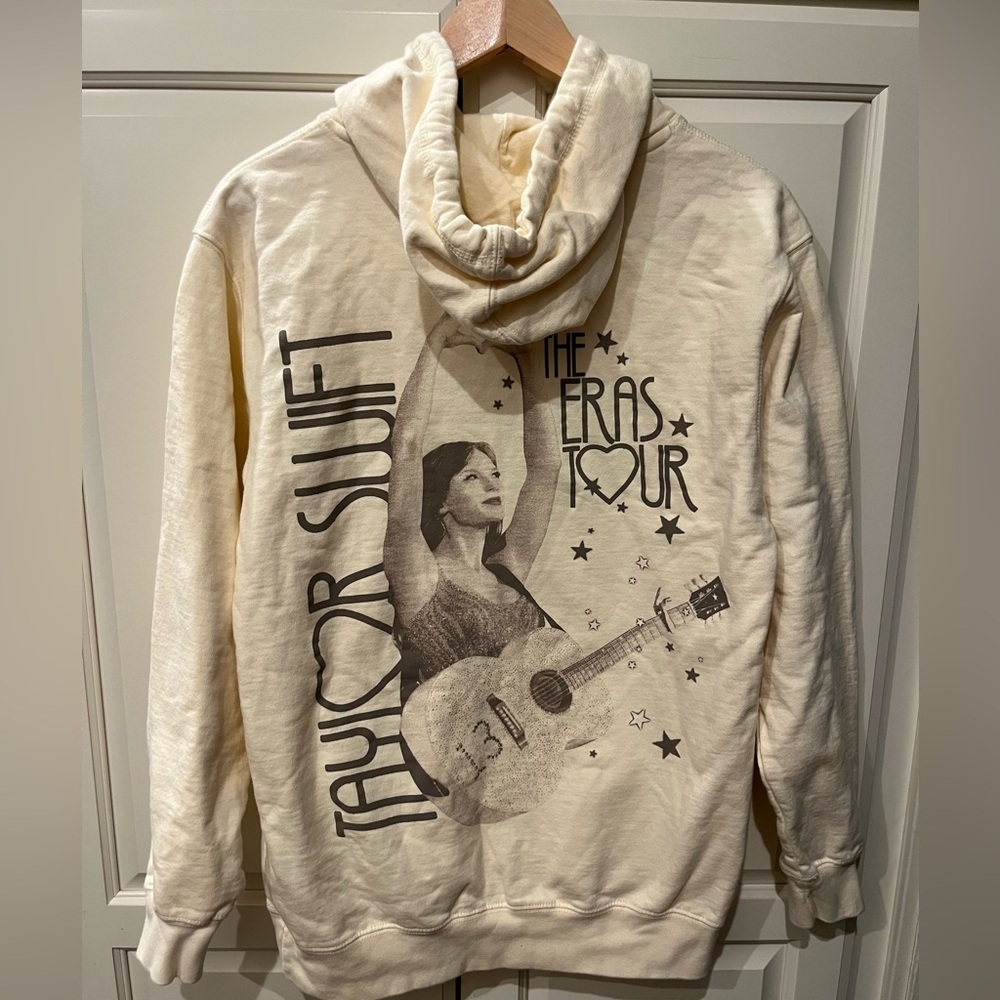 Like New TAYLOR SWIFT The Eras Tour Heart Photo Hoodie- Taylor Swift Tour Merch - Picture 3 of 6